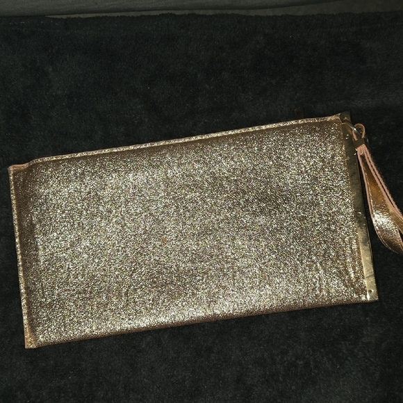 Elegant Gold Clutch Bag - Picture 3 of 5